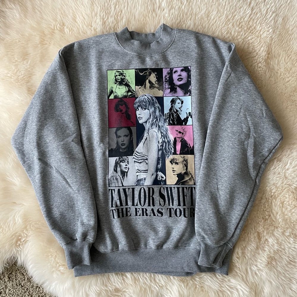 NWT Official Taylor Swift The Eras Tour Heather Gray Crewneck size Small